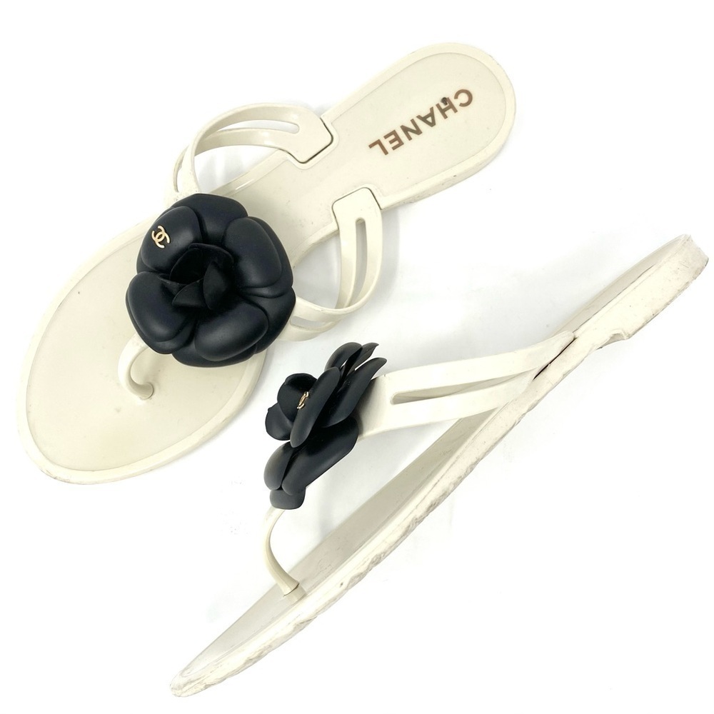 AUTHENTIC 💎 CHANEL DARK WHITE CC LOGO THONG FLAT SANDALS SLIDES EU 39 CAMELLIA - Picture 5 of 15
